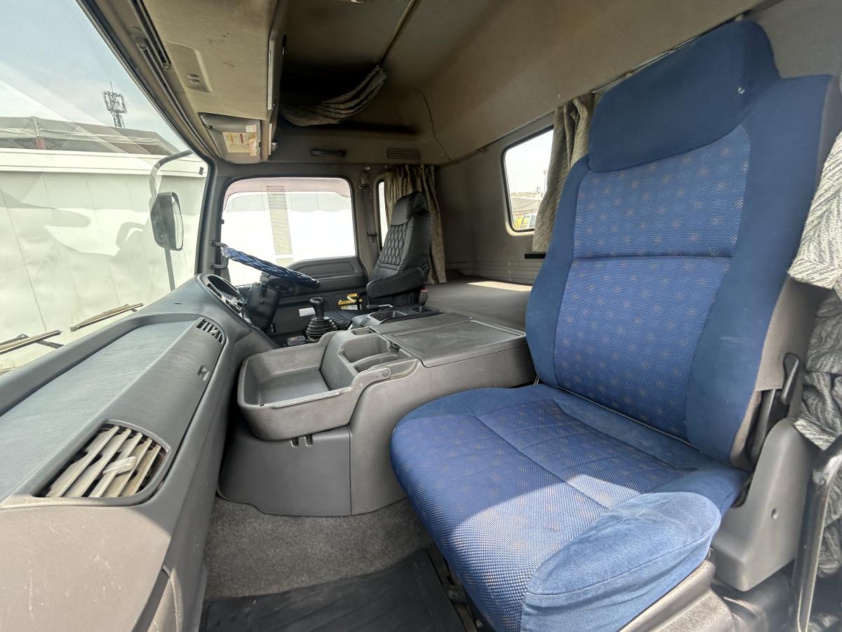 中古トラクタ いすゞ ギガ