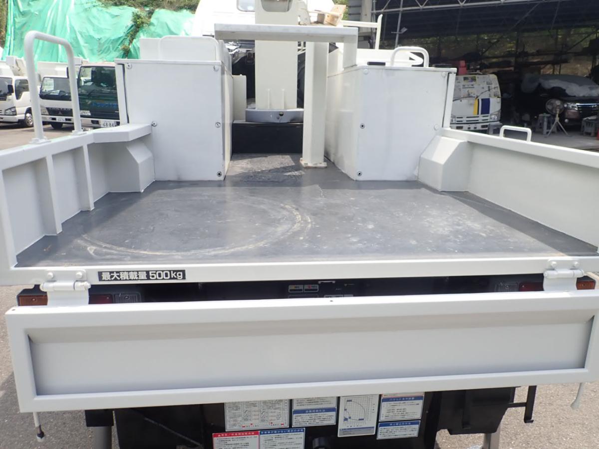 中古高所作業車 ニッサン アトラス