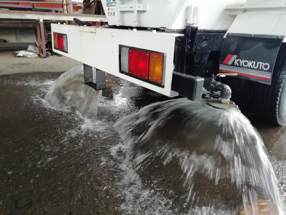 中古散水車 いすゞ エルフ