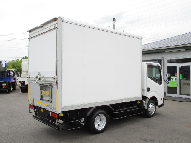 中古アルミバン ニッサン アトラス