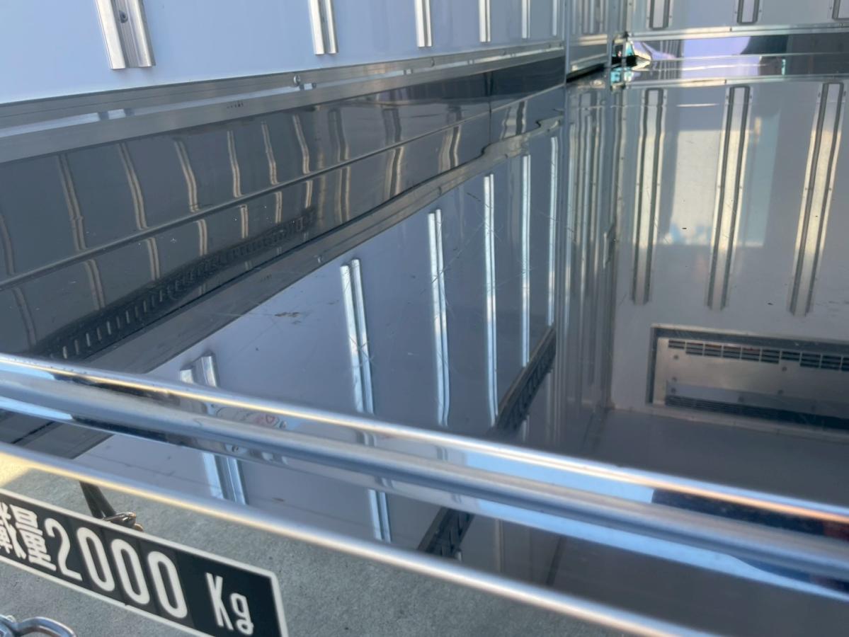 中古冷凍バン 三菱ふそう キャンター