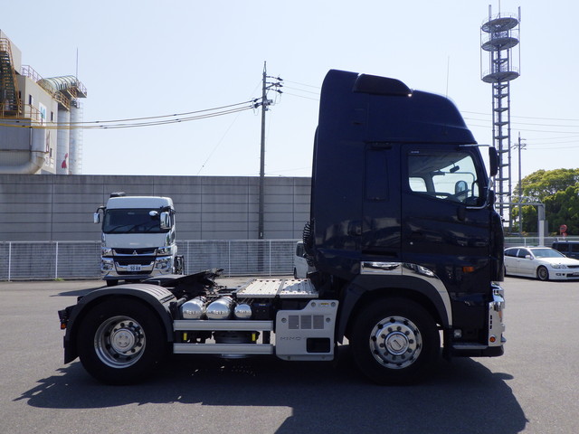 中古トラクタ 日野 