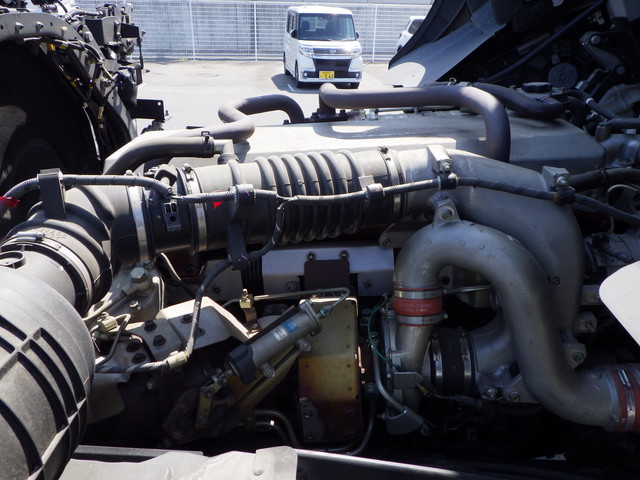 中古トラクタ 日野 