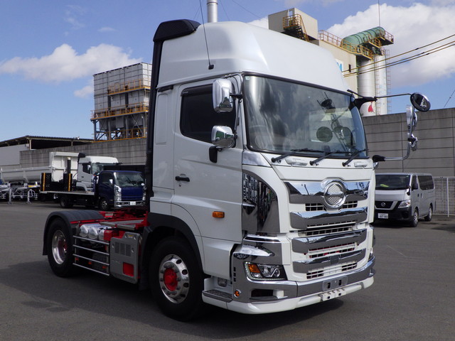 中古トラクタ 日野 