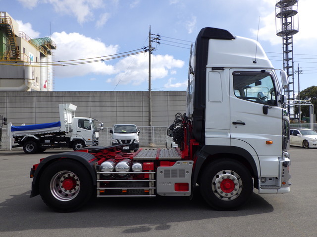 中古トラクタ 日野 