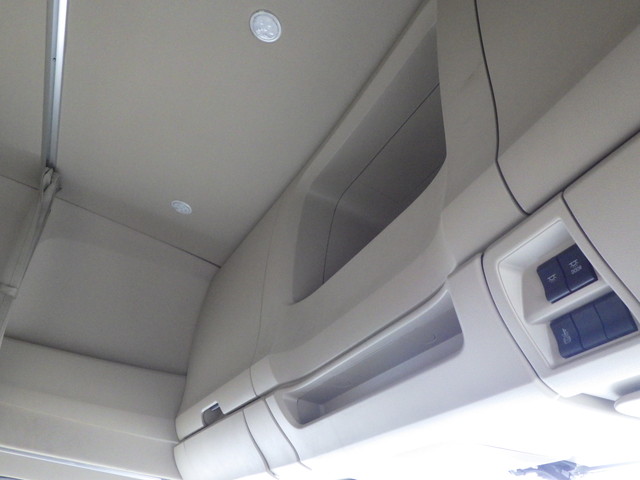 中古トラクタ 日野 