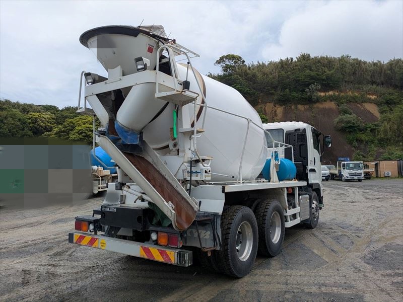 中古ミキサー車(生コン車) いすゞ ギガ