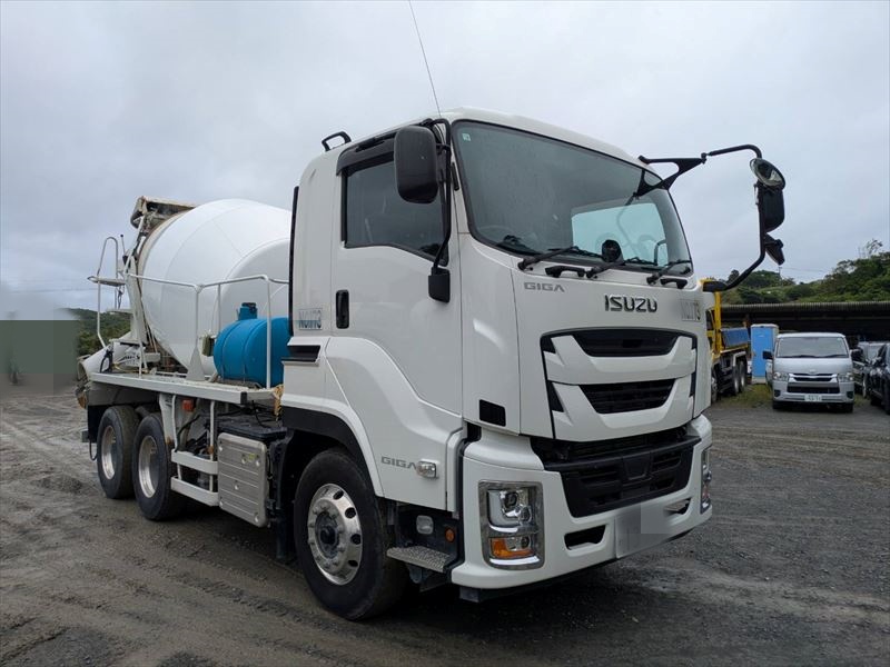 中古ミキサー車(生コン車) いすゞ ギガ