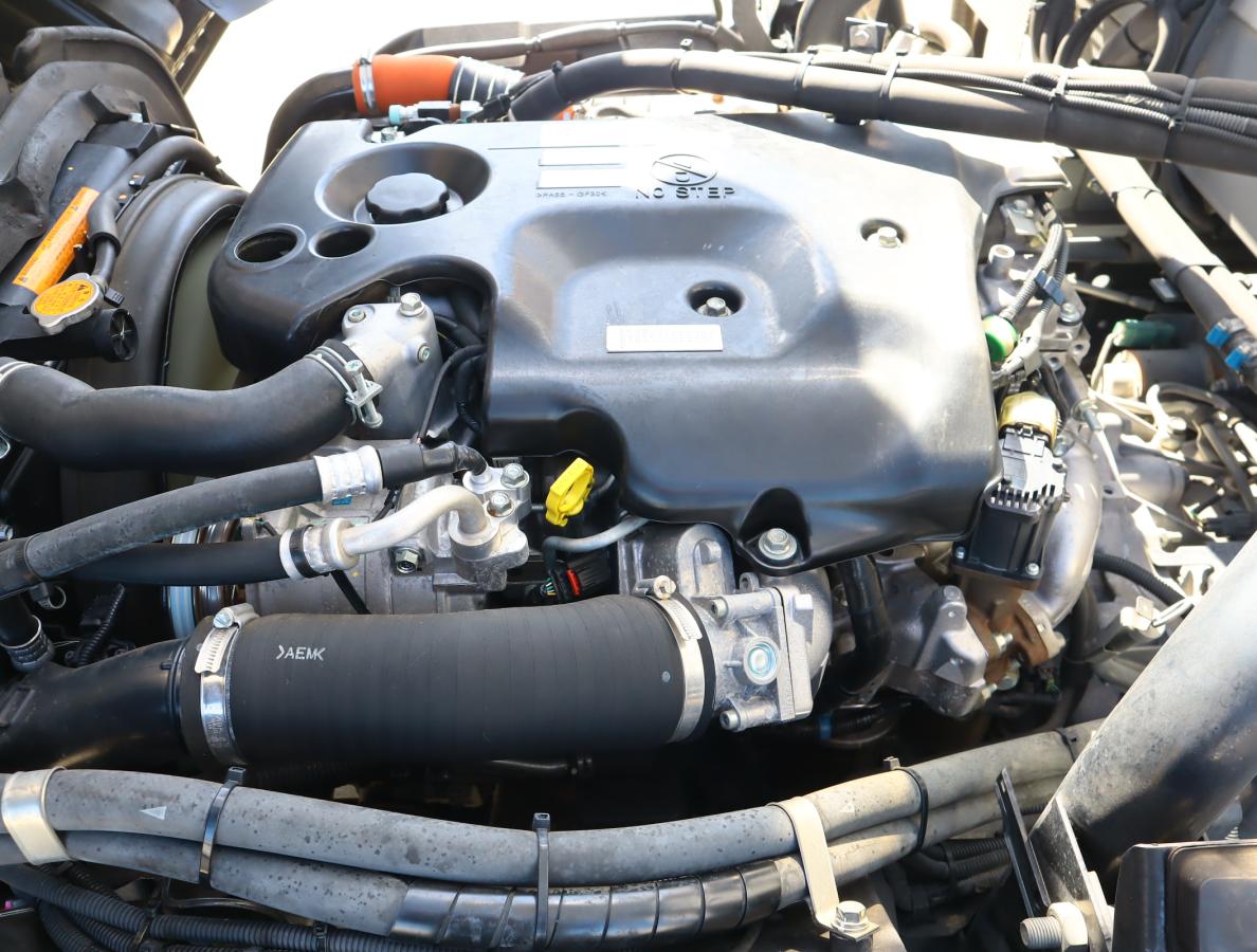 中古冷凍バン いすゞ エルフ