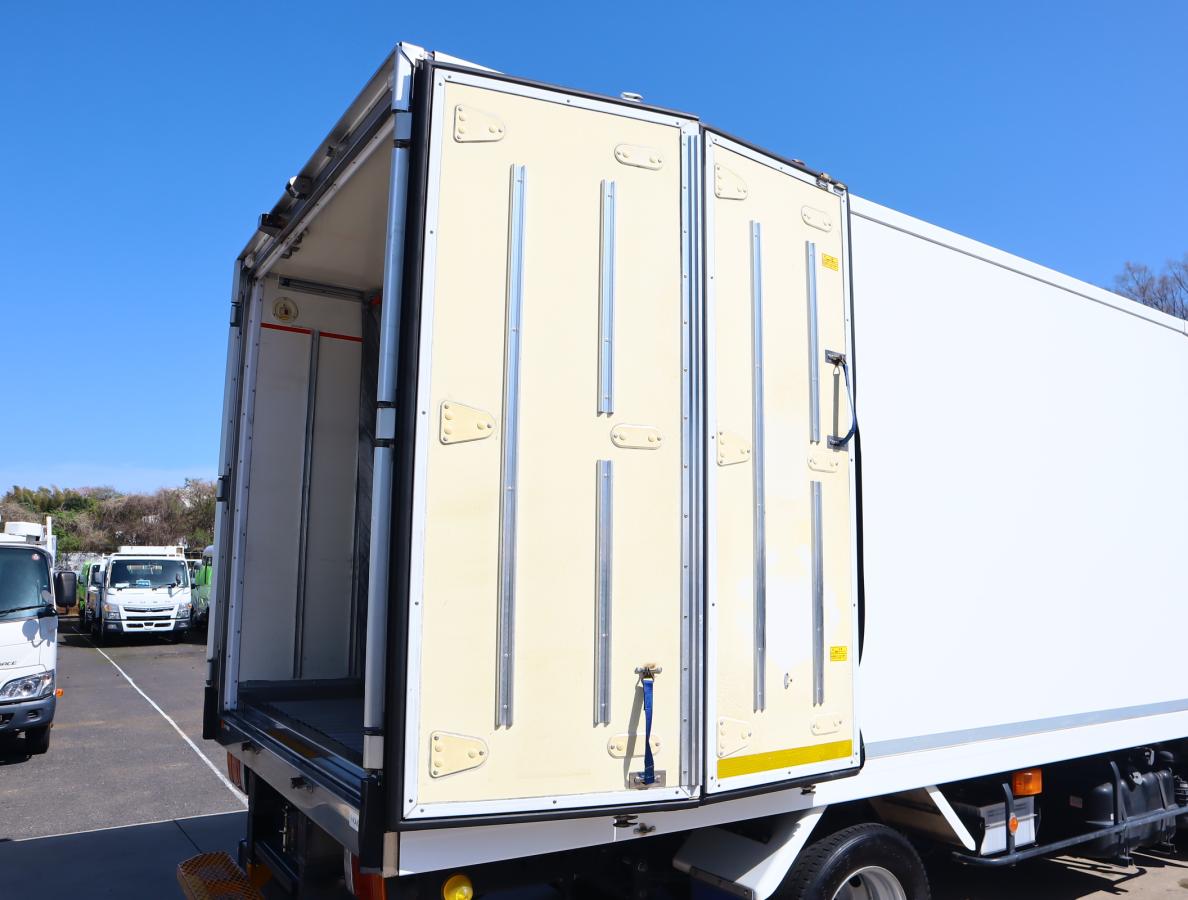 中古冷凍バン いすゞ エルフ