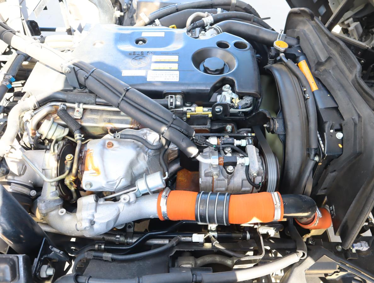 中古冷凍バン いすゞ エルフ