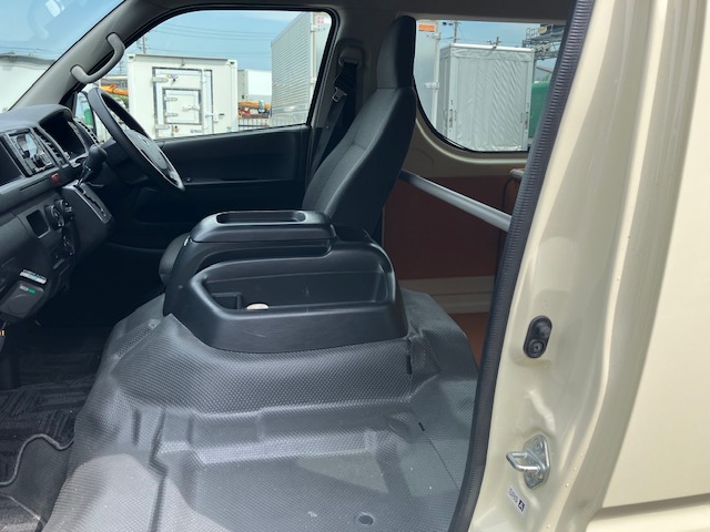 中古バス トヨタ ハイエース