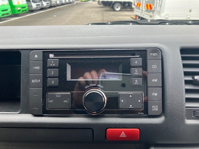 中古バス トヨタ ハイエース