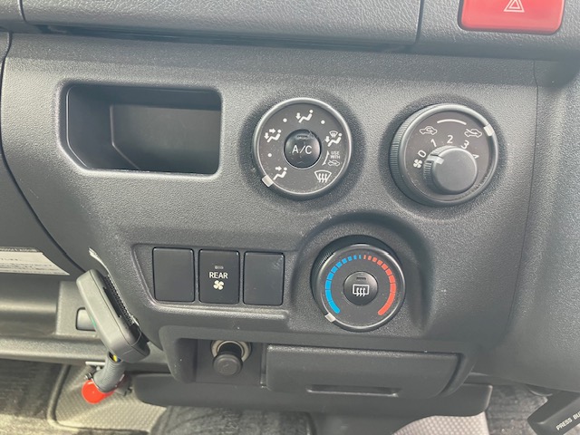 中古バス トヨタ ハイエース