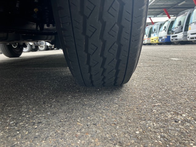 中古バス トヨタ ハイエース