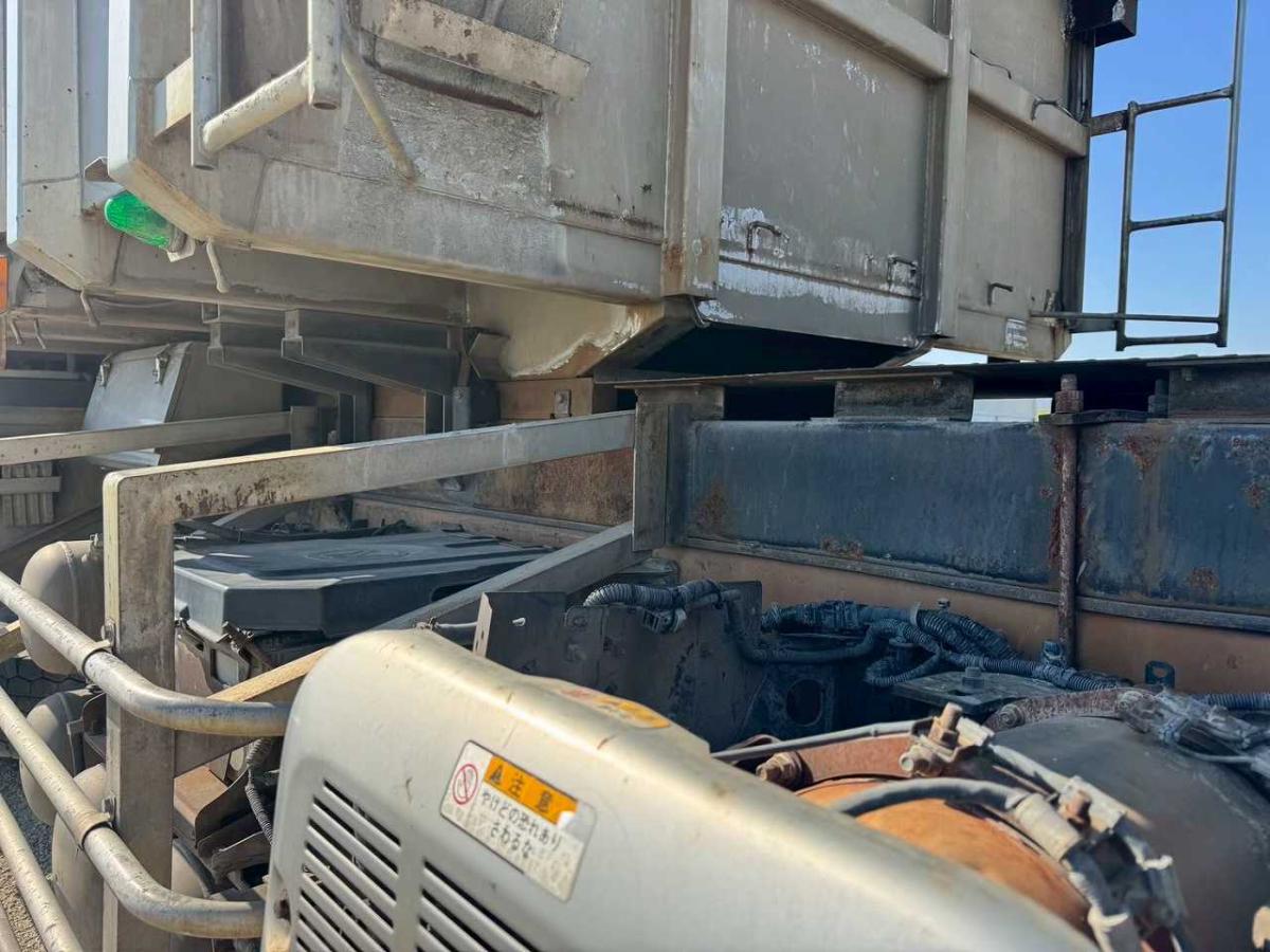 中古深ダンプ 日野 プロフィア