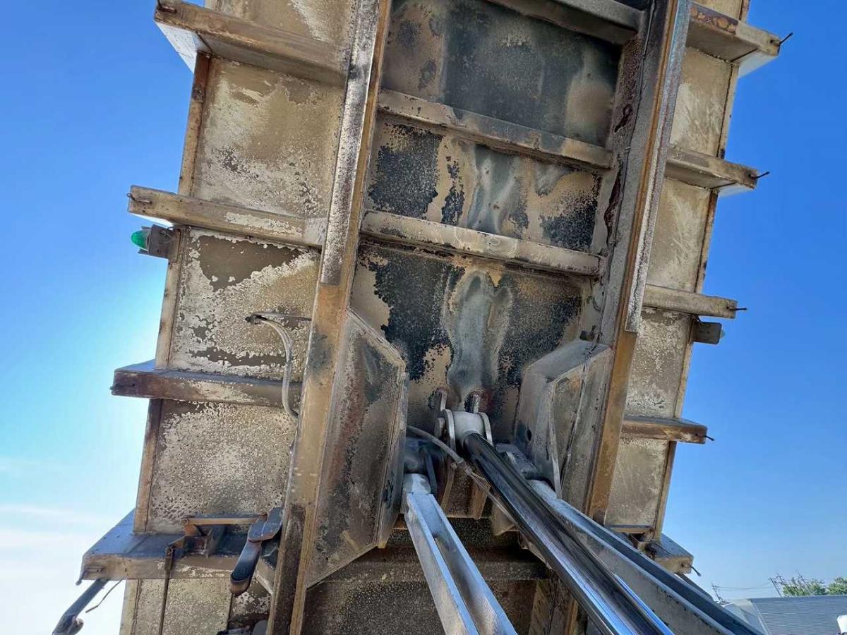 中古深ダンプ 日野 プロフィア