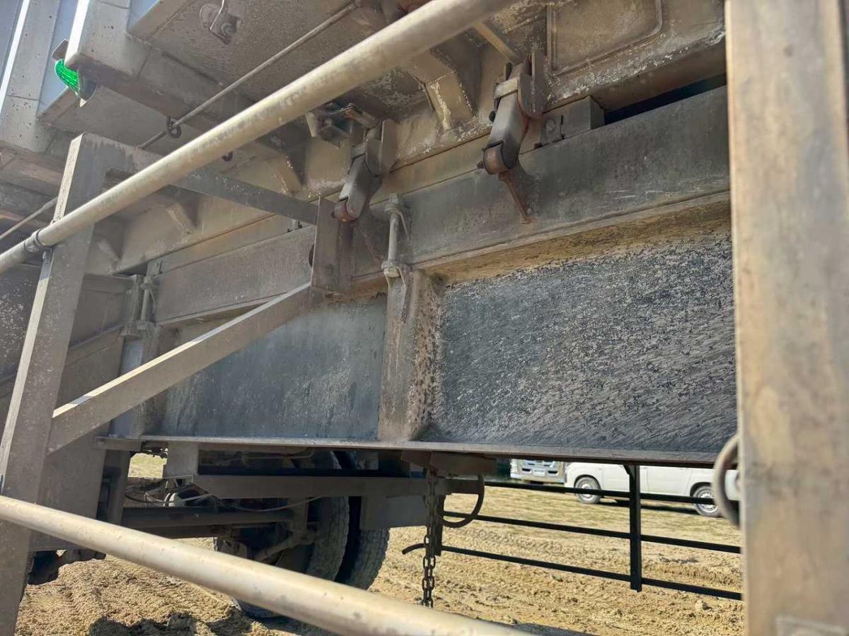 中古深ダンプ 日野 プロフィア