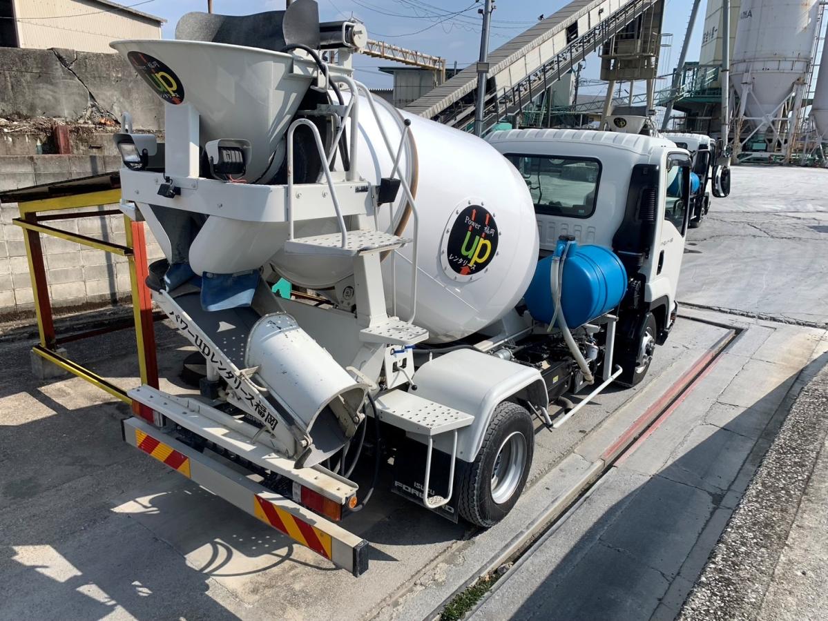 中古ミキサー車(生コン車) いすゞ フォワード