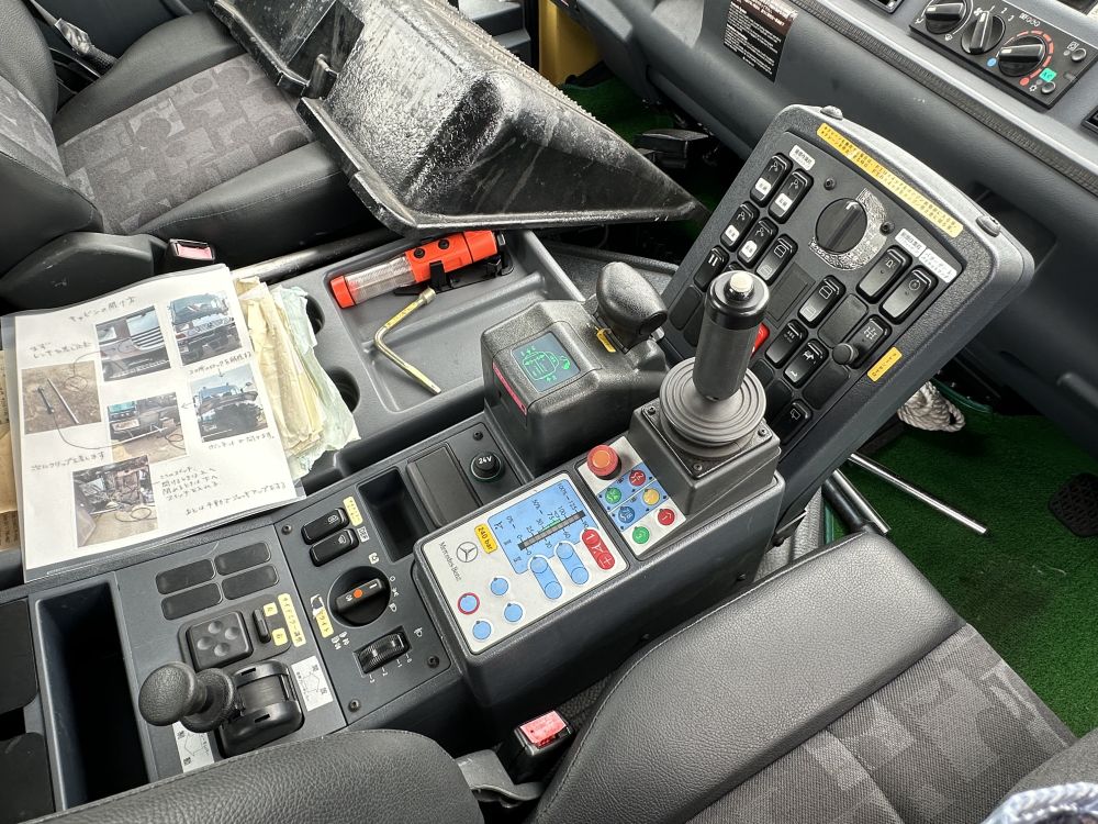 中古クレーン メルセデス・ベンツ 