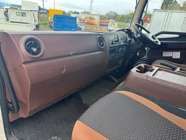 中古冷凍バン 日野 レンジャー