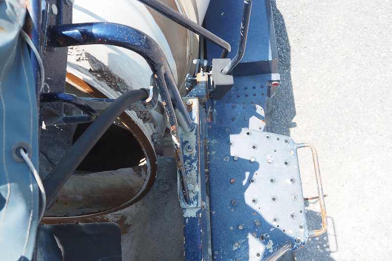 中古ミキサー車(生コン車) 日野 レンジャー