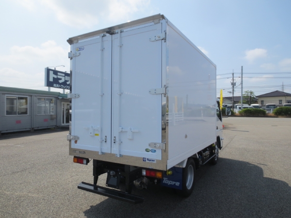 中古冷凍バン 三菱ふそう キャンター