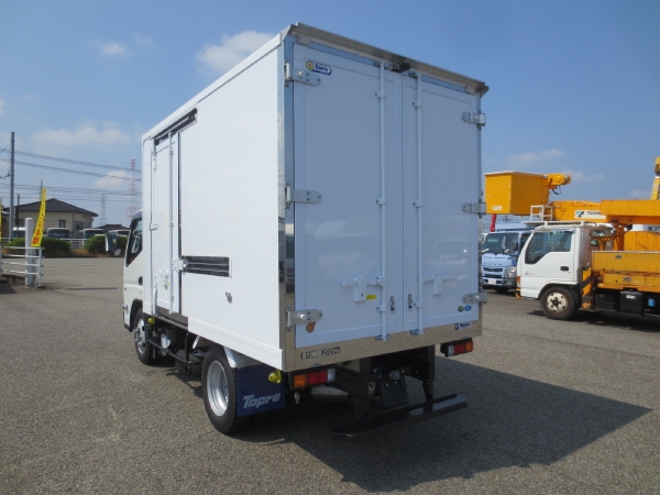 中古冷凍バン 三菱ふそう キャンター
