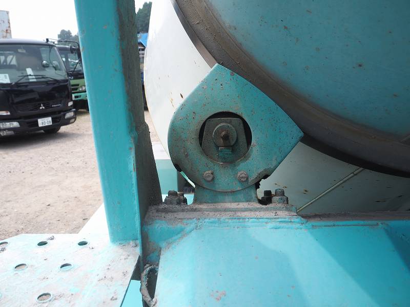 中古ミキサー車(生コン車) いすゞ エルフ