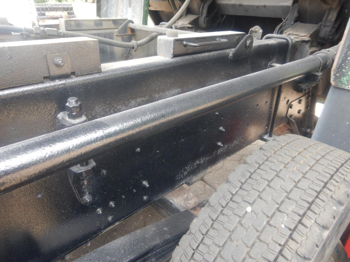 中古粉粒体運搬車 UDトラックス クオン