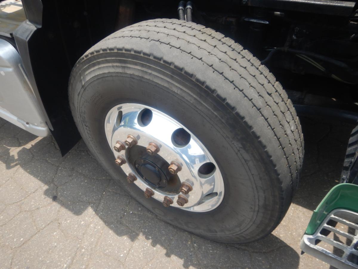 中古粉粒体運搬車 UDトラックス クオン