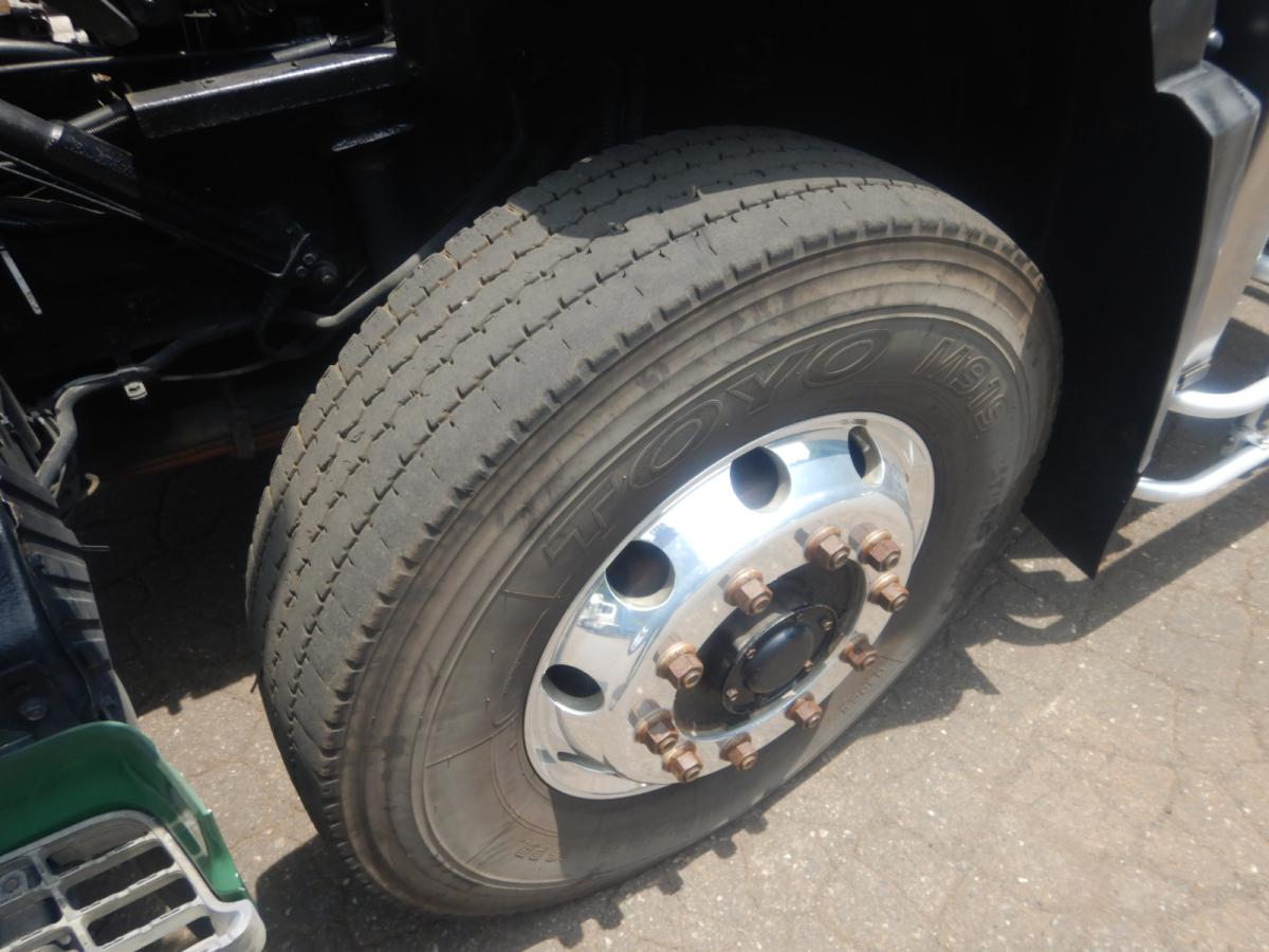 中古粉粒体運搬車 UDトラックス クオン