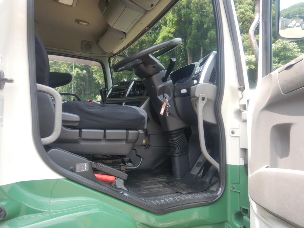 中古粉粒体運搬車 UDトラックス クオン