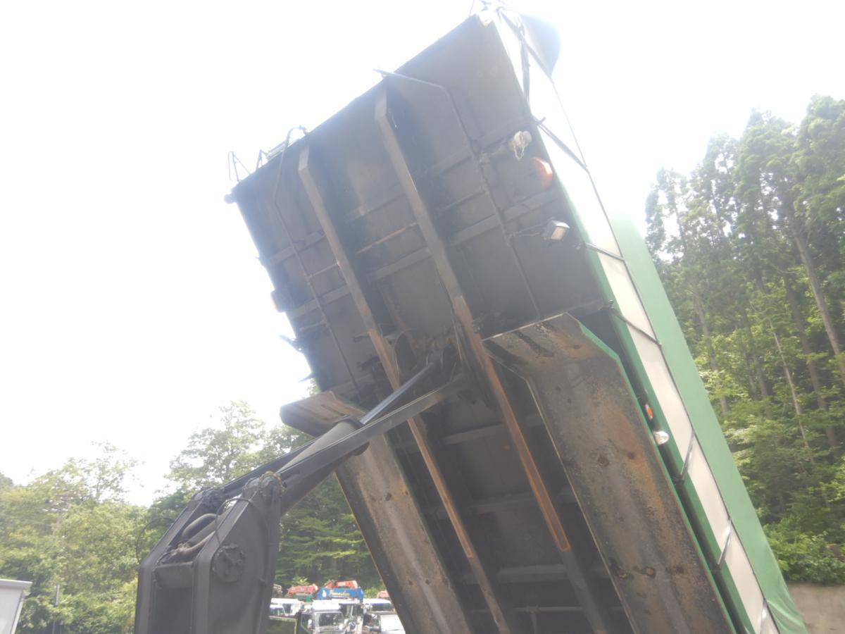 中古粉粒体運搬車 UDトラックス クオン
