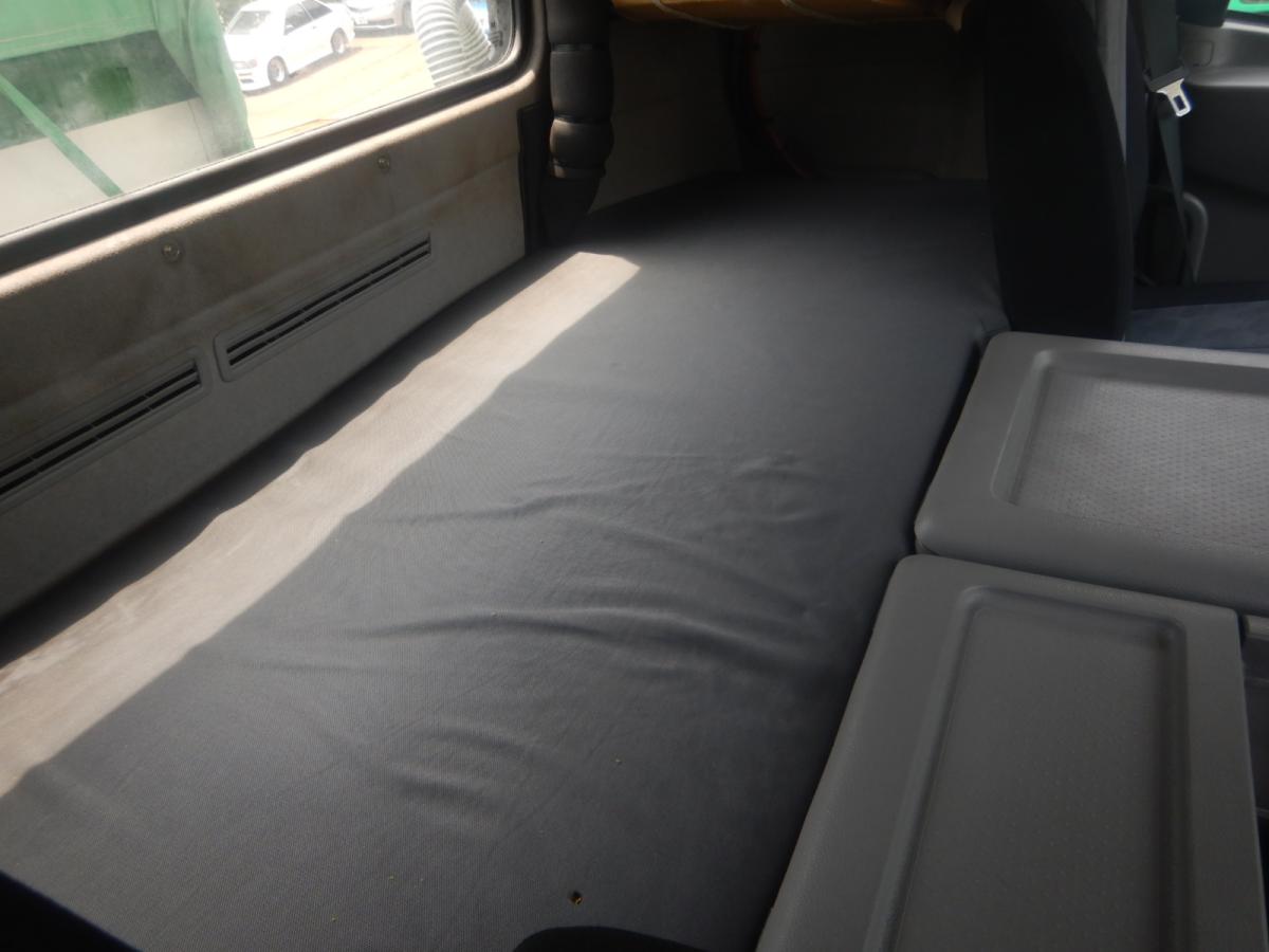 中古粉粒体運搬車 UDトラックス クオン