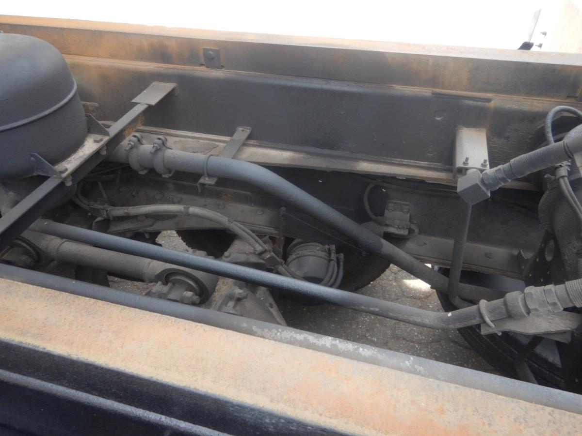 中古粉粒体運搬車 UDトラックス クオン