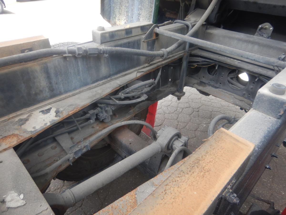 中古粉粒体運搬車 UDトラックス クオン