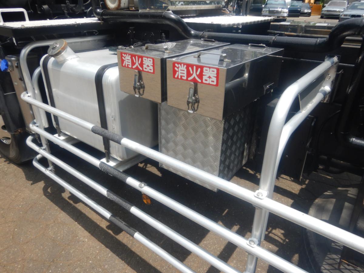 中古粉粒体運搬車 UDトラックス クオン