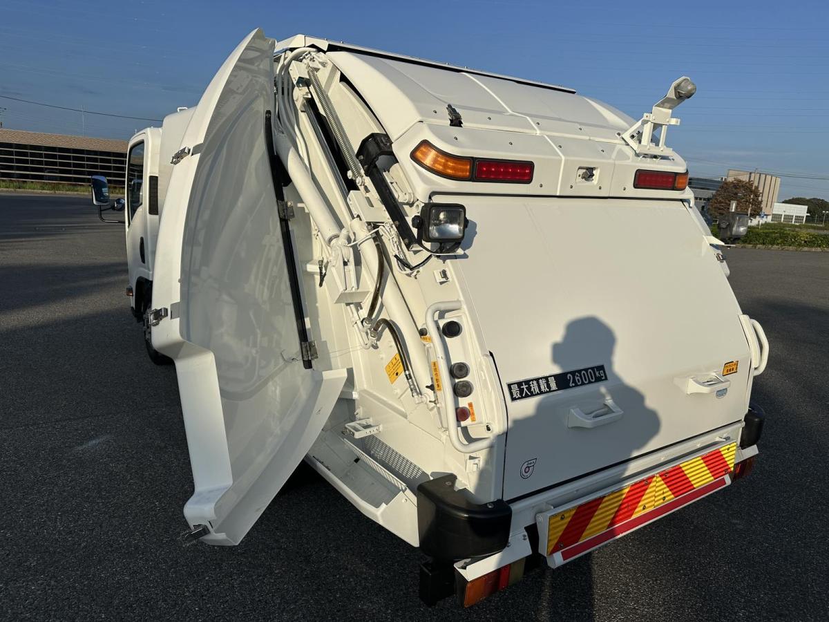 中古塵芥車(パッカー車) いすゞ エルフ