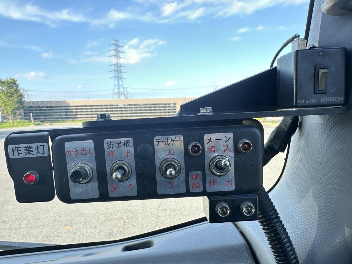 中古塵芥車(パッカー車) いすゞ エルフ