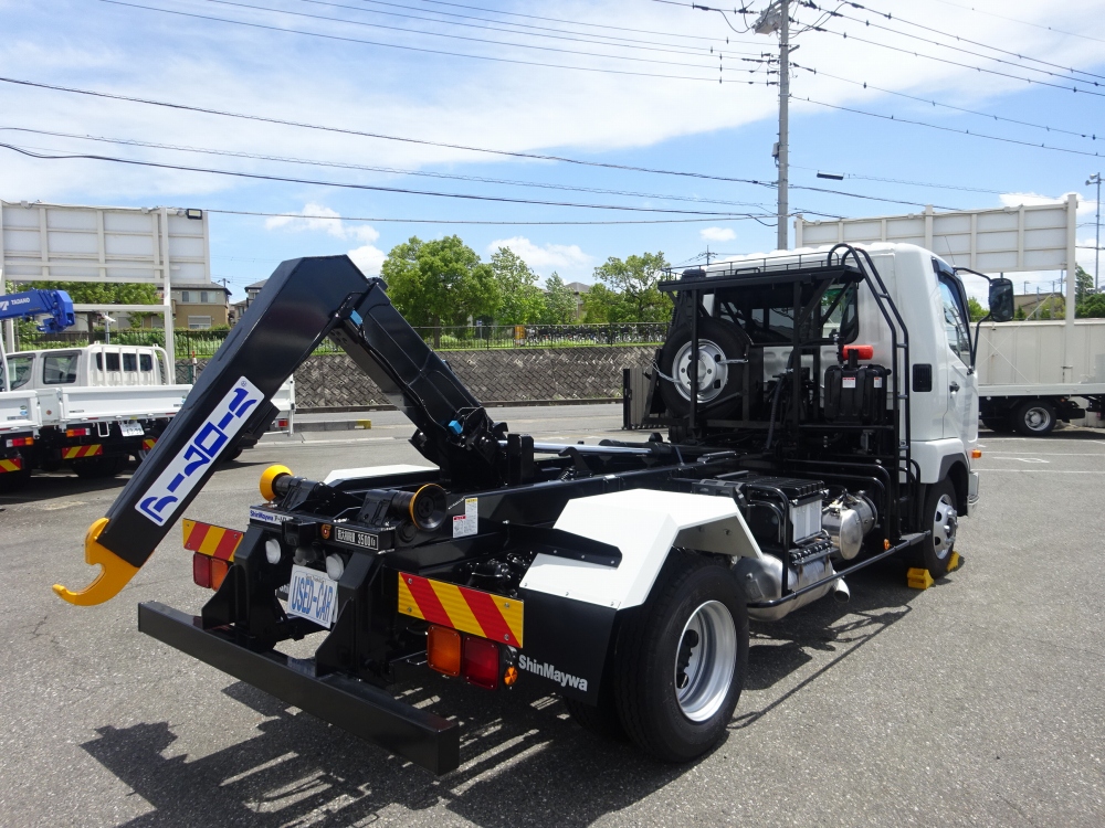 新明和工業　ShinMaywa ARM-ROLL CCA1012-22 1/43 新明和工業 ShinMaywa ARM-ROLL CCA1012-22 1/43 Amazon.co.jp: 新明和工業