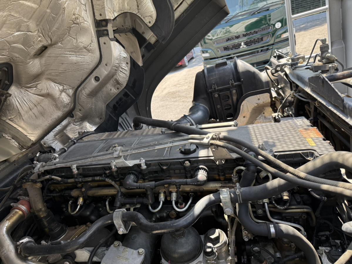 中古チップ運搬車 三菱 