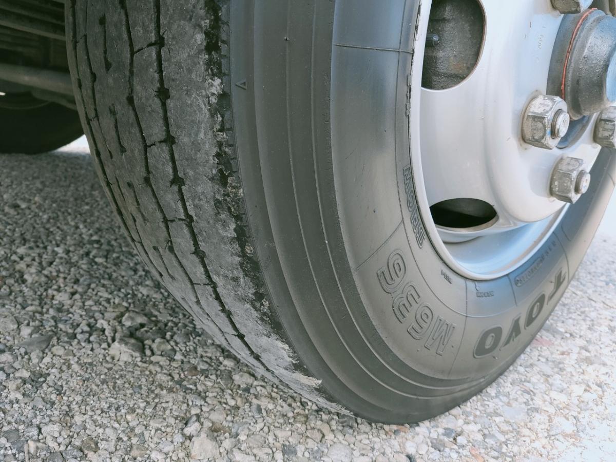 中古平アルミブロック いすゞ フォワード