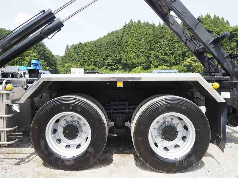 中古コンテナ車 UDトラックス クオン