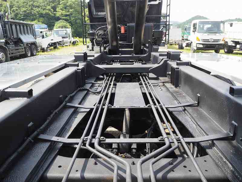 中古コンテナ車 UDトラックス クオン