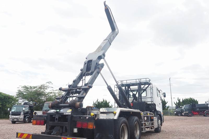 中古コンテナ車 UDトラックス クオン