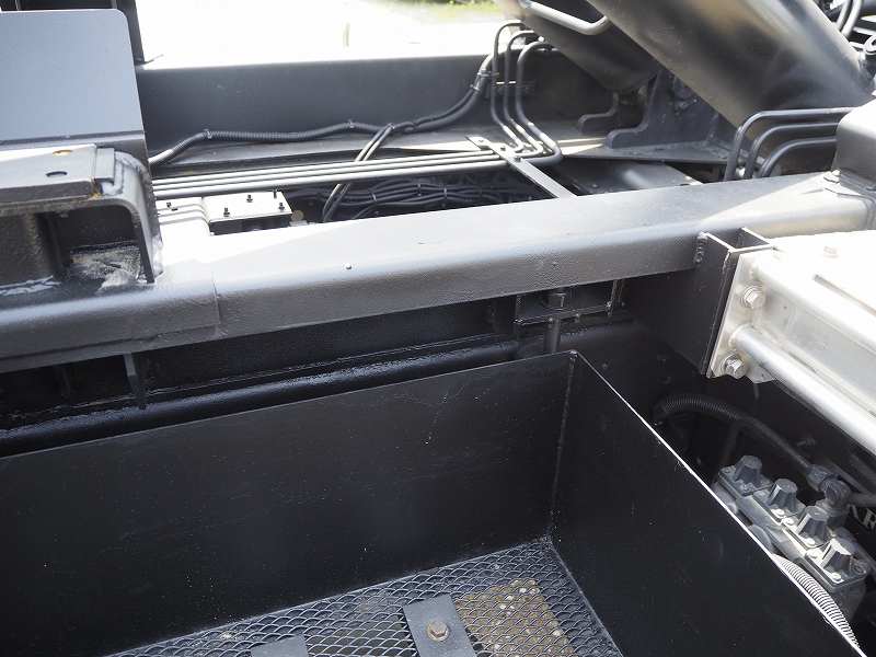 中古コンテナ車 UDトラックス クオン