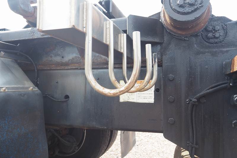 中古コンテナ車 UDトラックス クオン