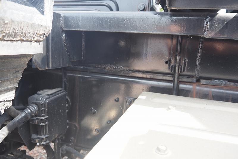 中古コンテナ車 UDトラックス クオン