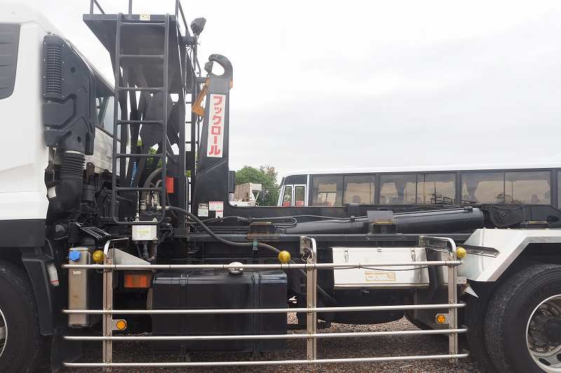 中古コンテナ車 UDトラックス クオン